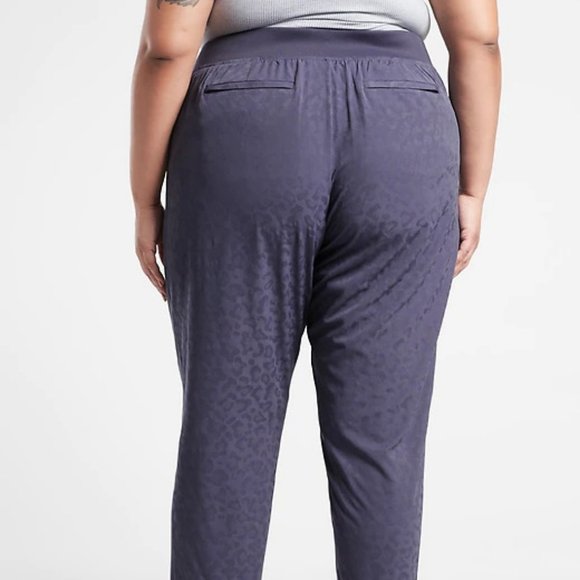 Athleta Brooklyn Textured Ankle Pants size 24 - Picture 8 of 8